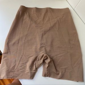 SKIMS Shapewear SHEER SCULPT LOW BACK SHORT.